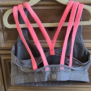 Lulu lemon sports bra size 4